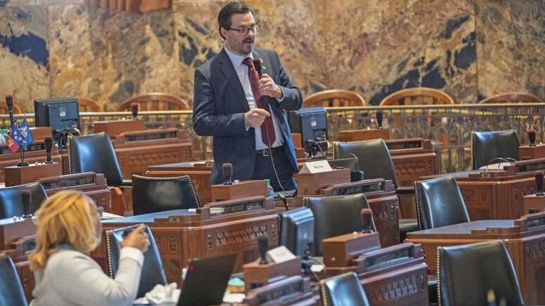 Stephanie Grace: Self-interested lawmakers prove critic right